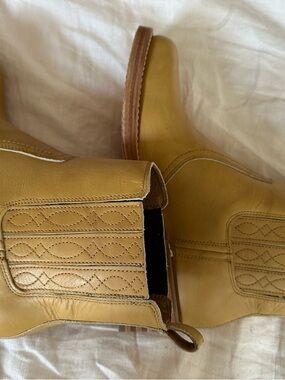 Frye Mustard Yellow Leather Short Campus